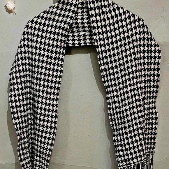 Vintage houndstooth patterned scarf / Foulard avec Motifs " Pied-de-poule " - Picture 5 of 15